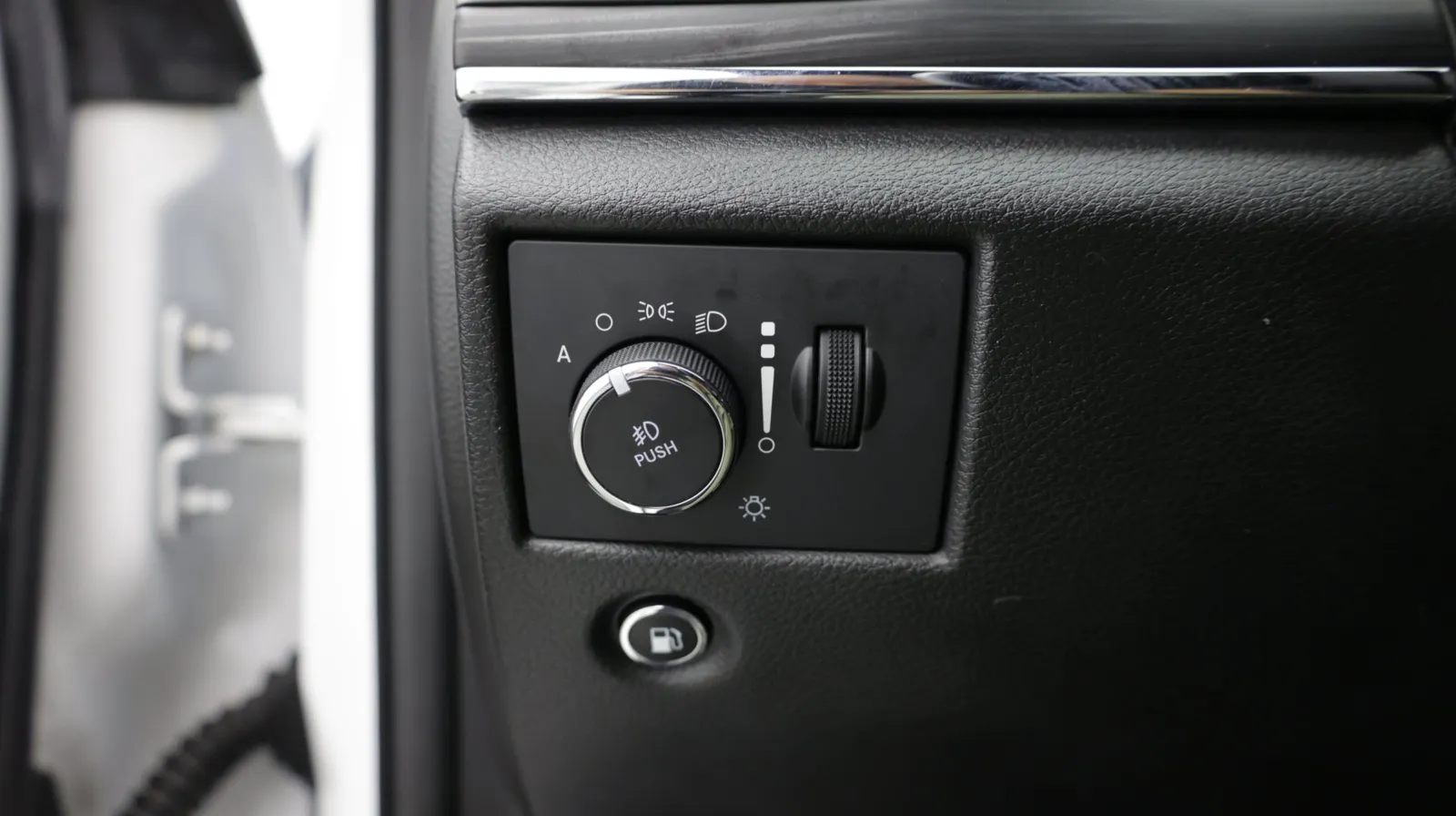 Jeep Grand Cherokee photo 23