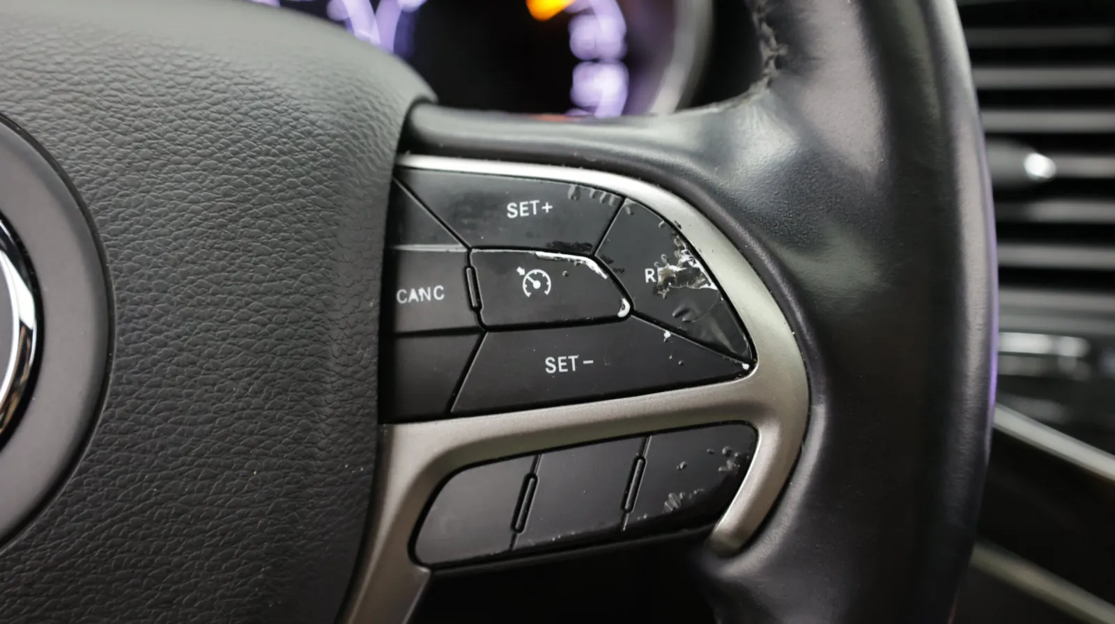Jeep Grand Cherokee photo 26