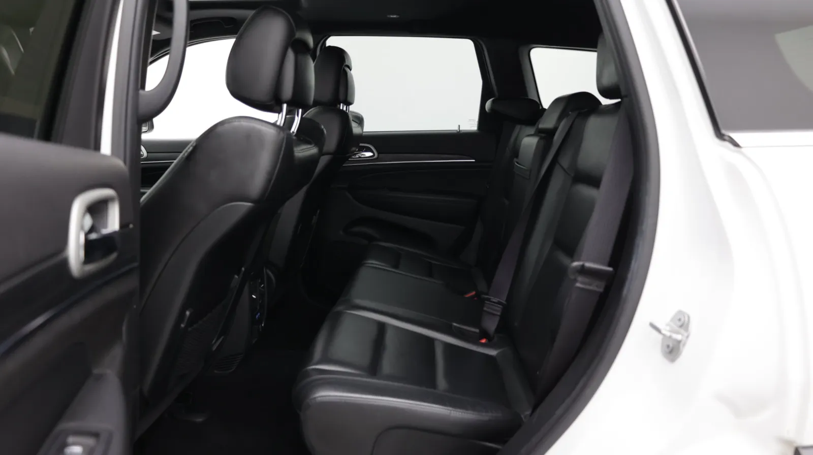 Jeep Grand Cherokee photo 35