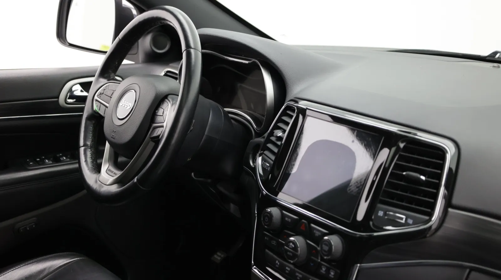 Jeep Grand Cherokee photo 46