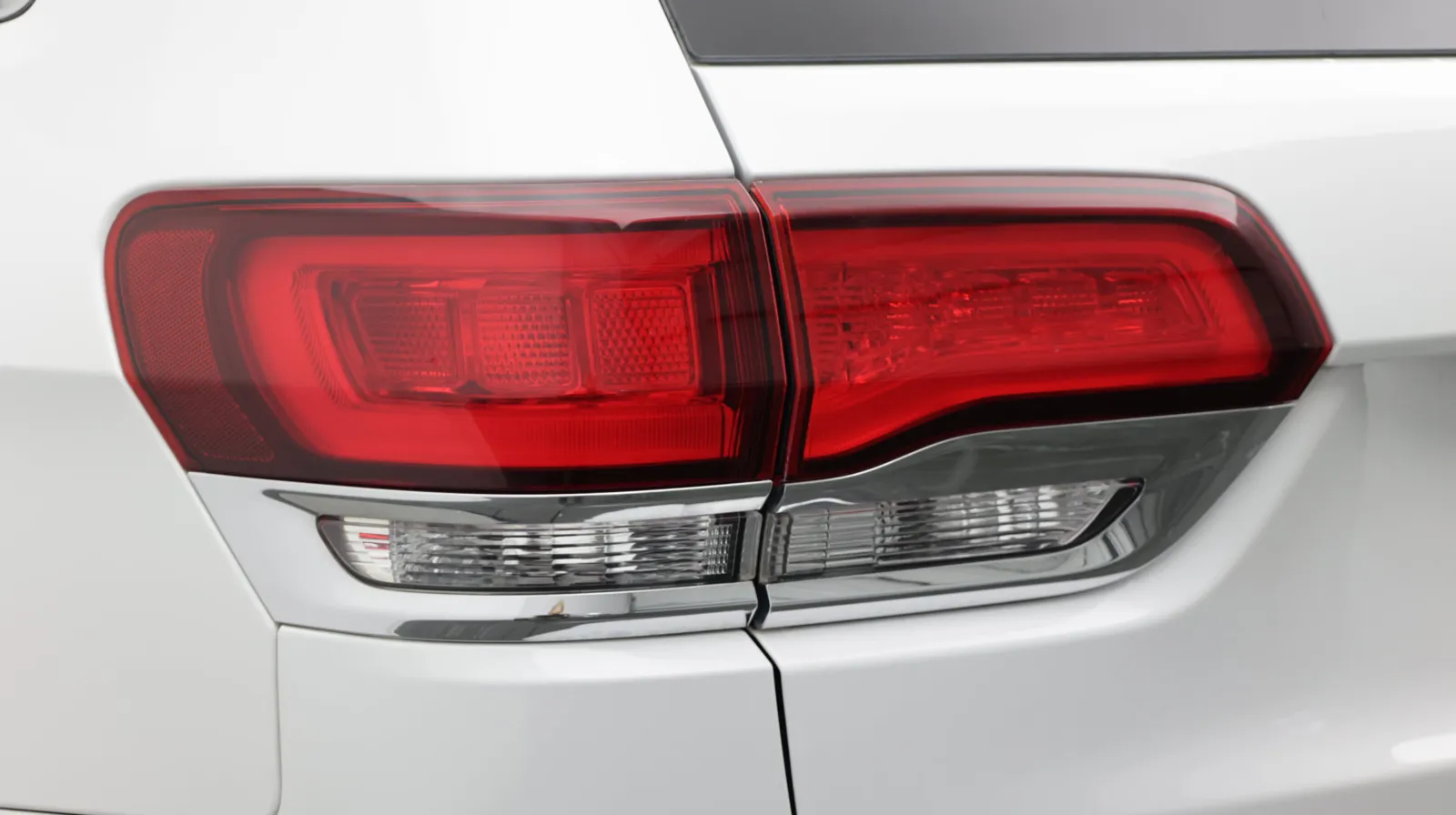 Jeep Grand Cherokee photo 14