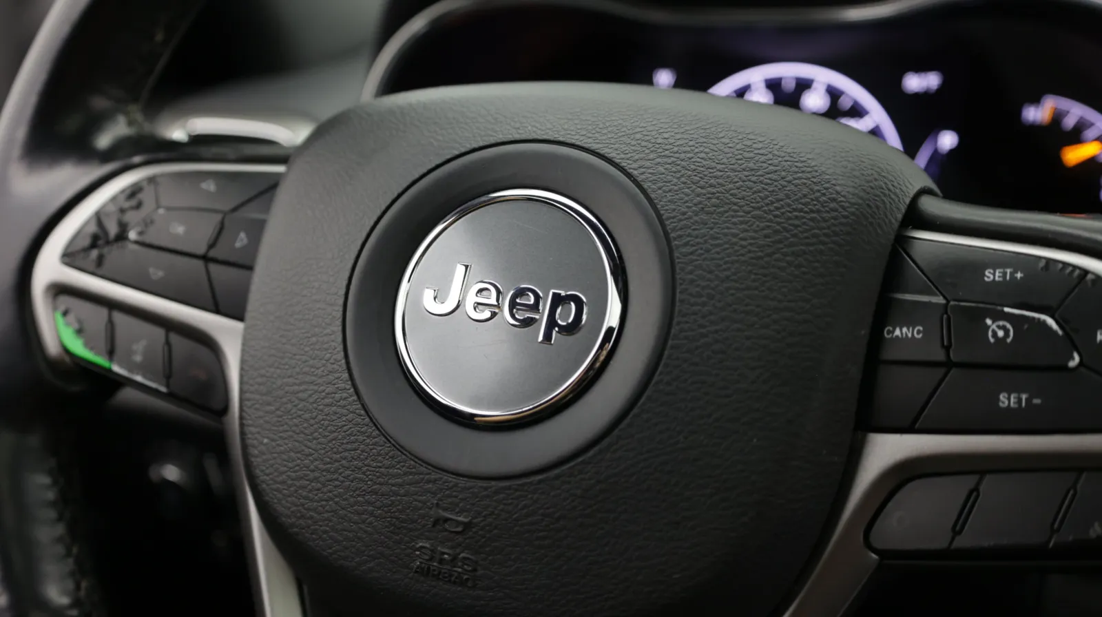 Jeep Grand Cherokee photo 28