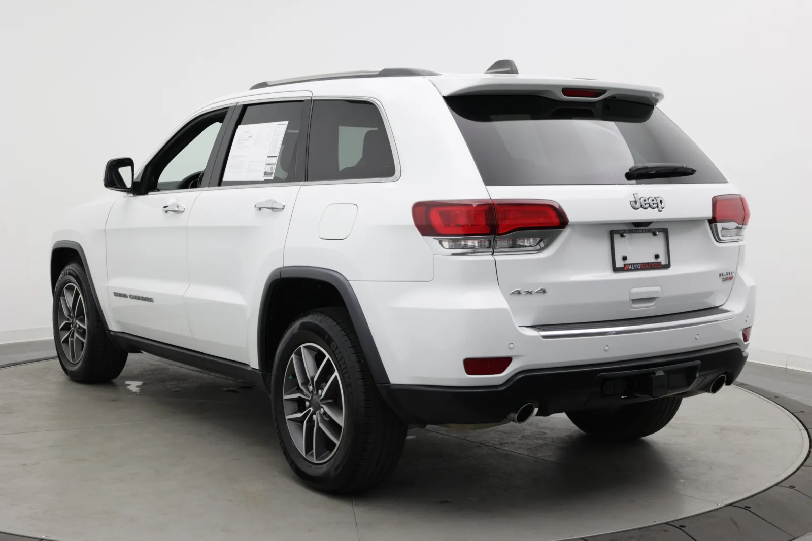 Jeep Grand Cherokee photo 7