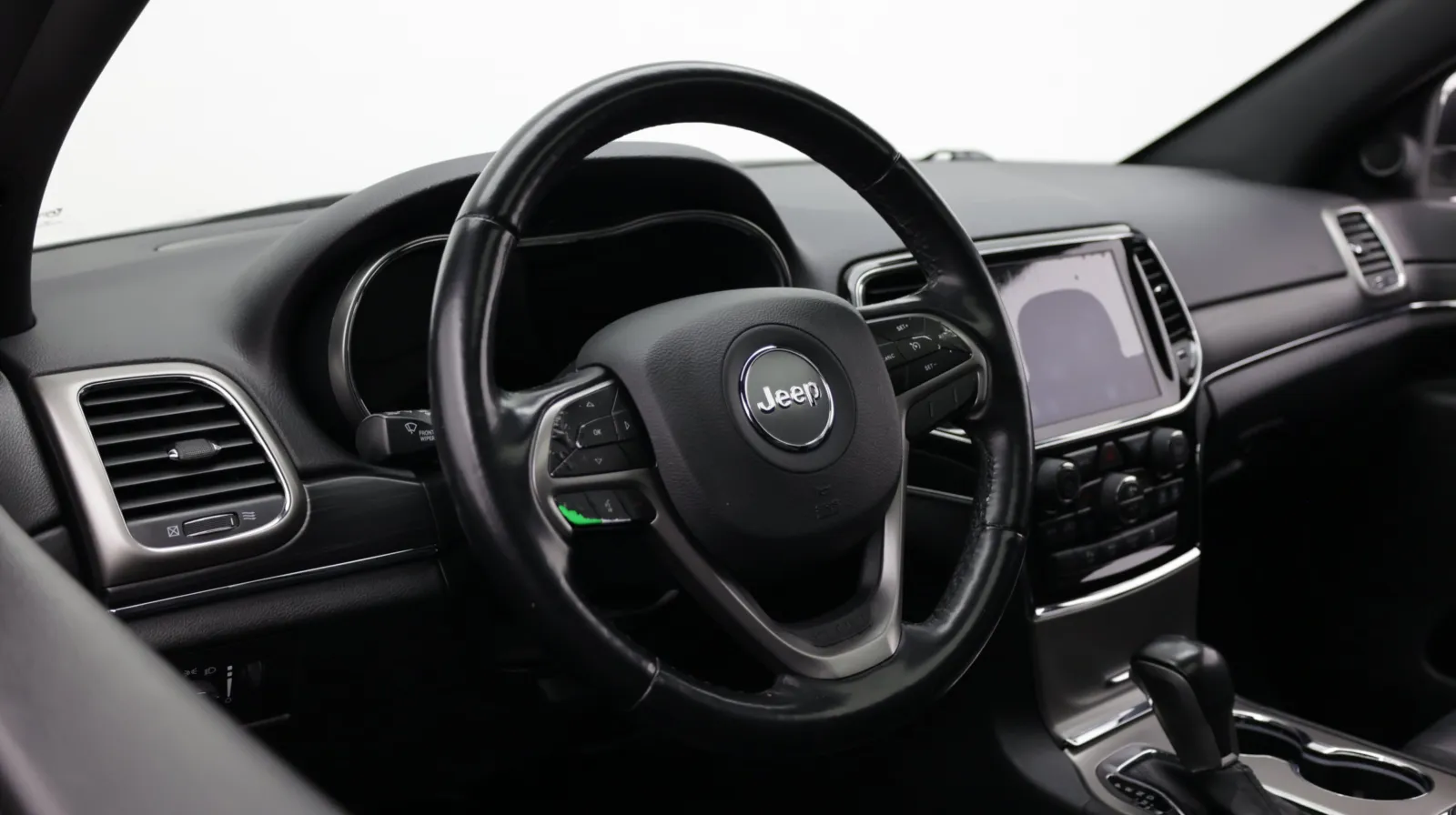 Jeep Grand Cherokee photo 16