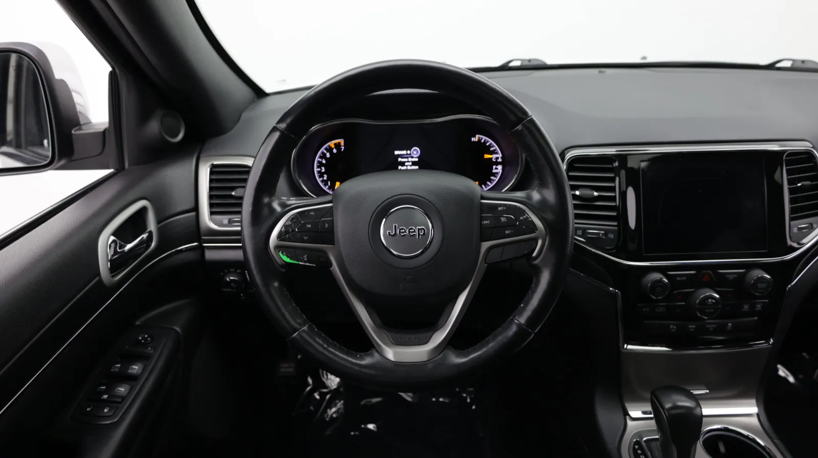 Jeep Grand Cherokee photo 40