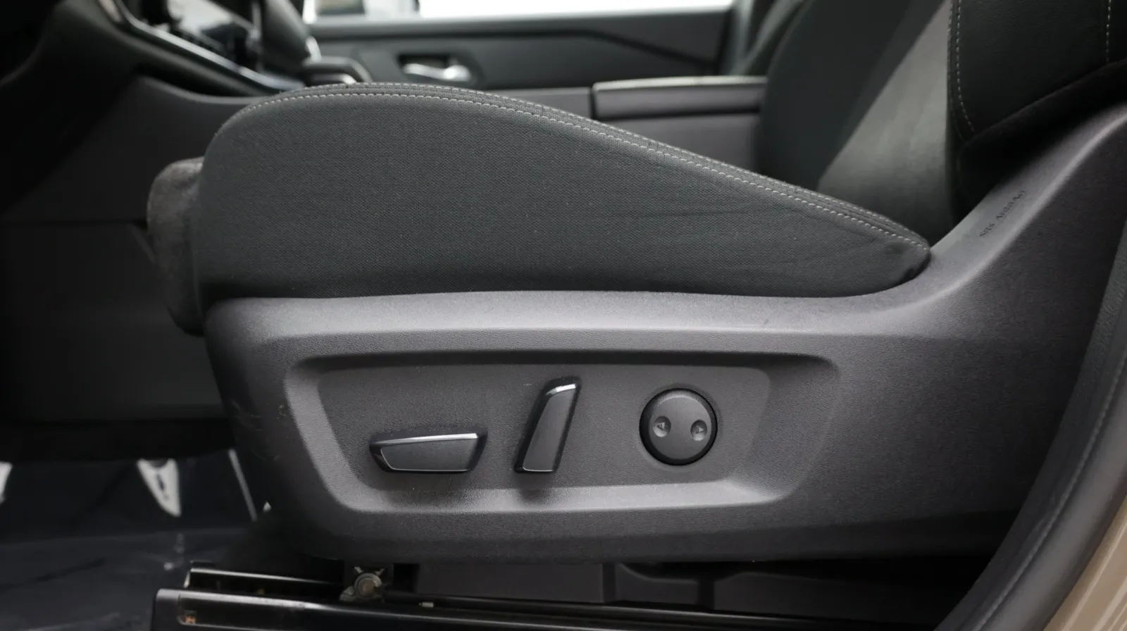 Nissan Rogue photo 18