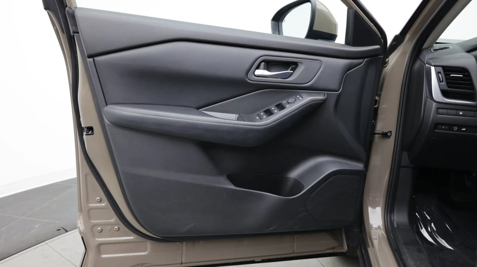 Nissan Rogue photo 16
