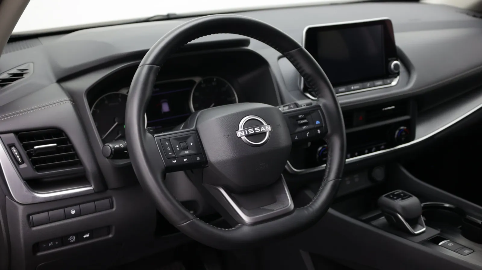 Nissan Rogue photo 14