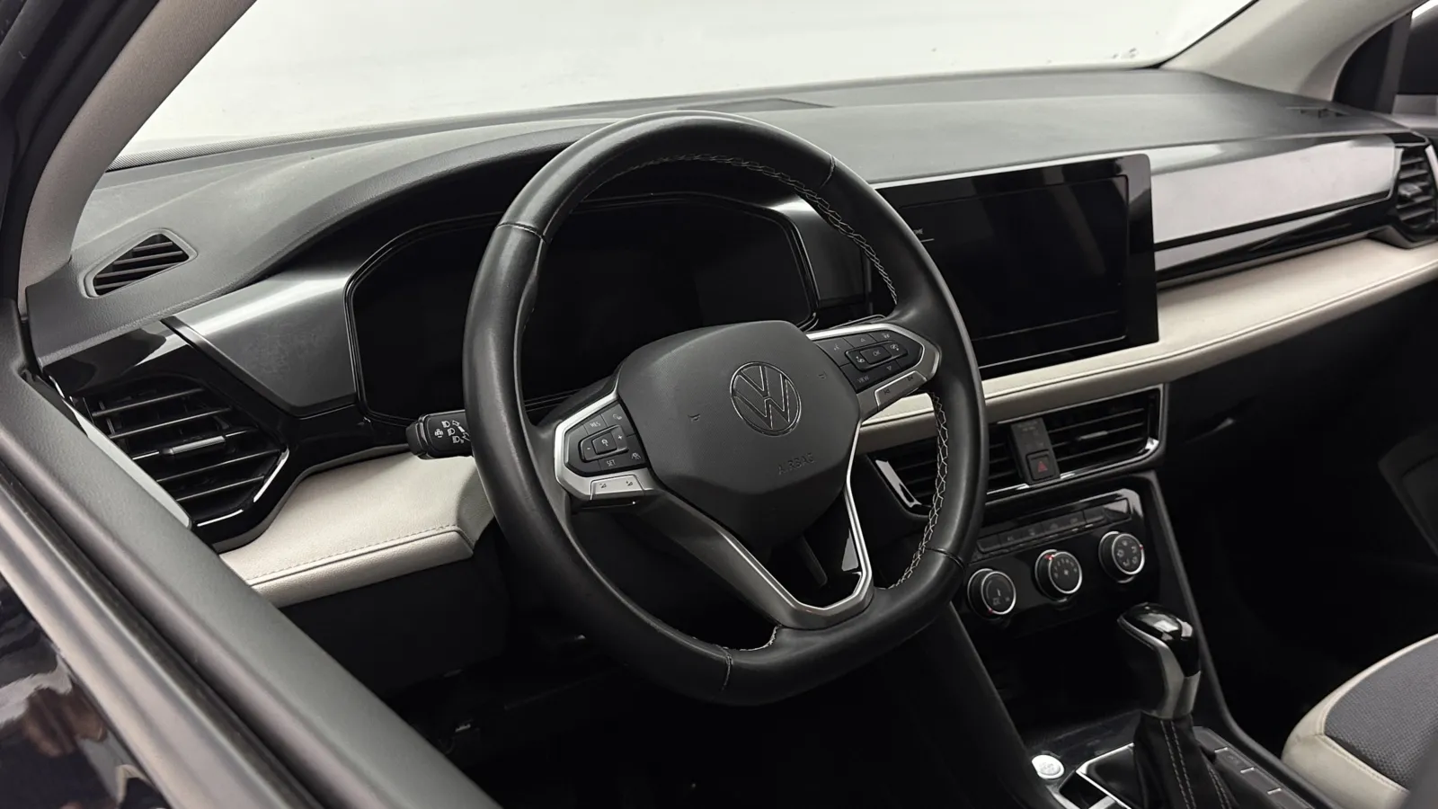 Volkswagen Taos photo 10