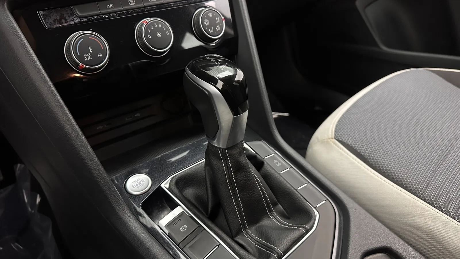 Volkswagen Taos photo 16