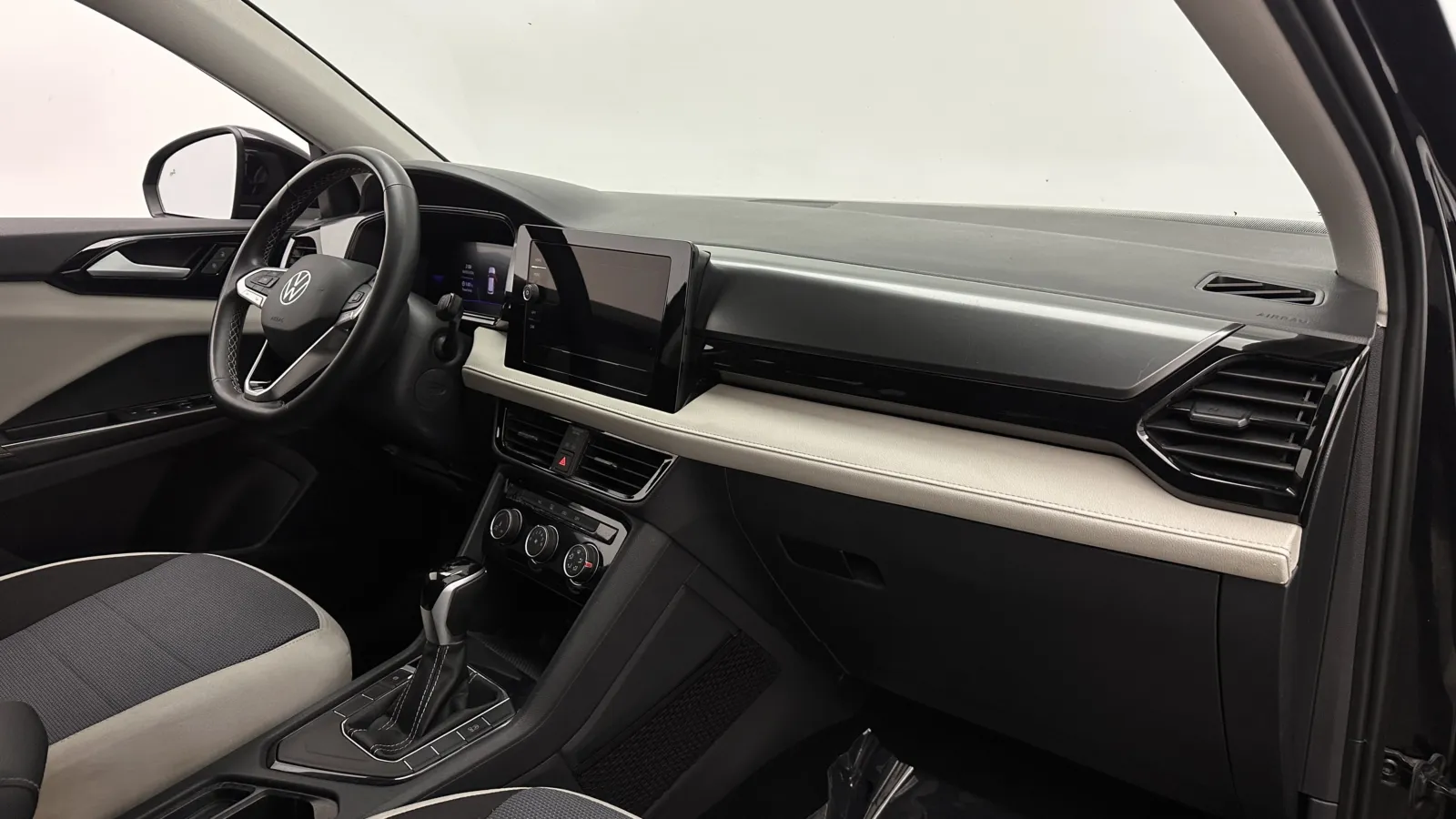Volkswagen Taos photo 31