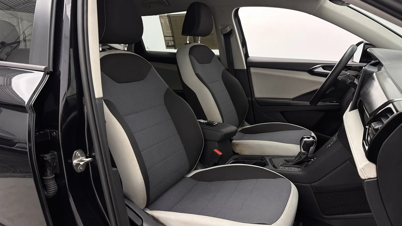 Volkswagen Taos photo 32
