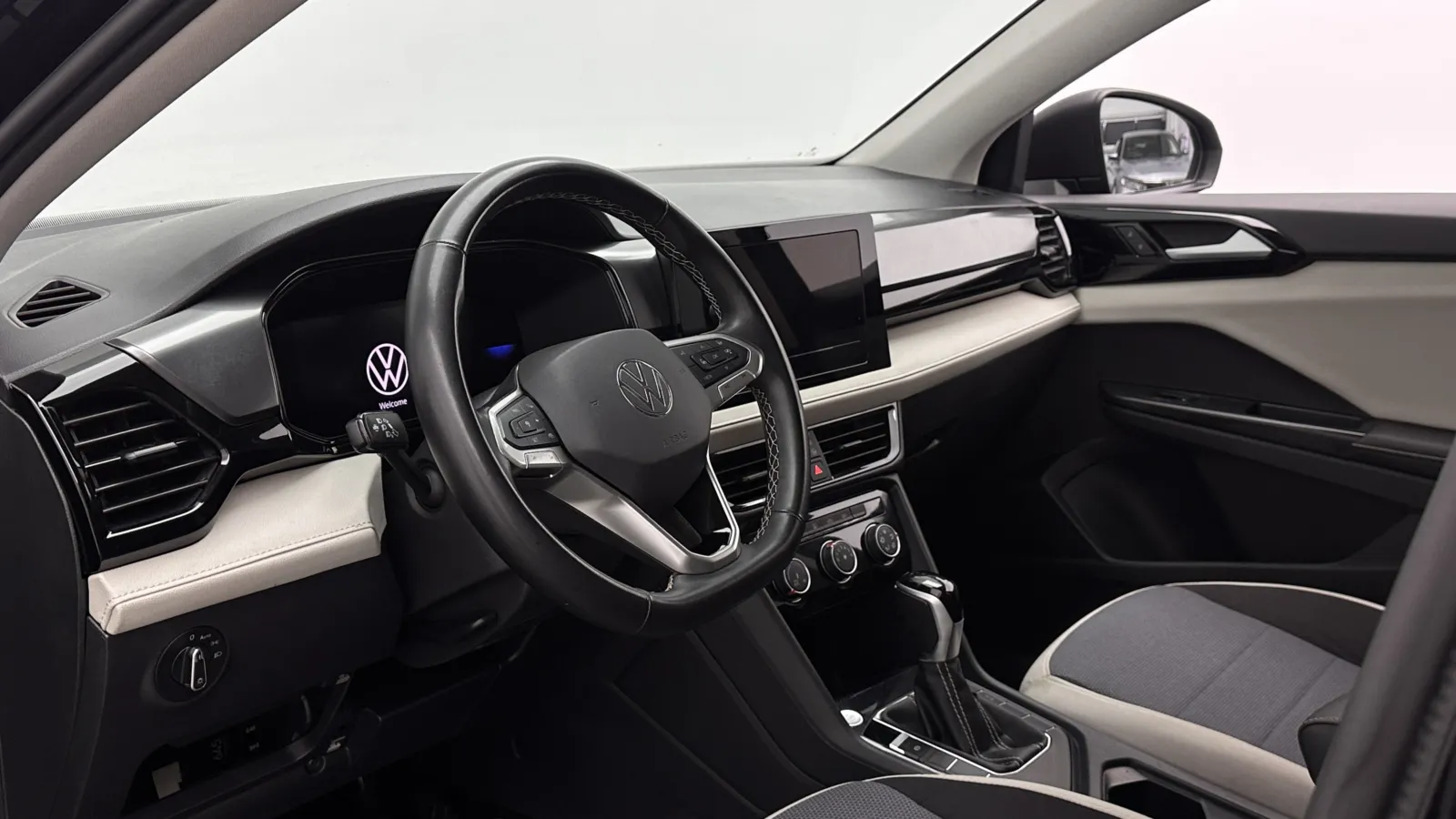 Volkswagen Taos photo 11