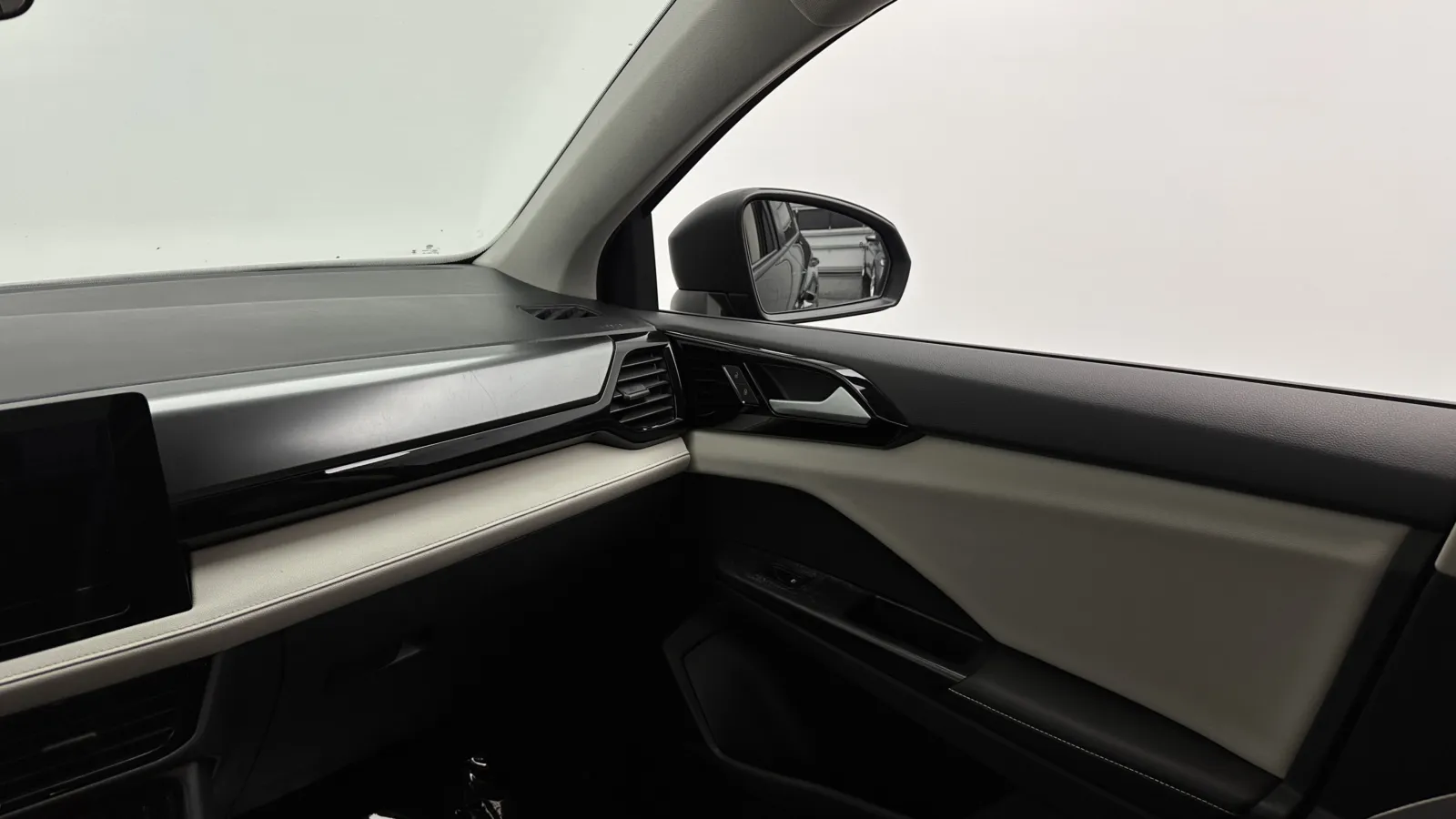 Volkswagen Taos photo 26