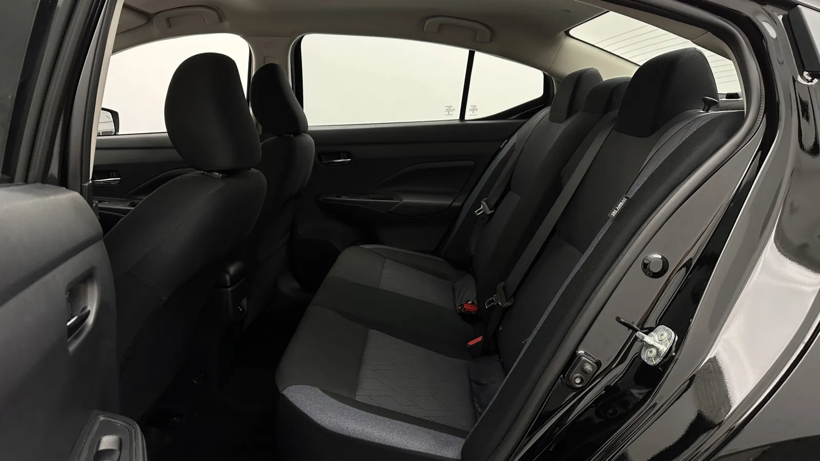 Nissan Versa photo 22