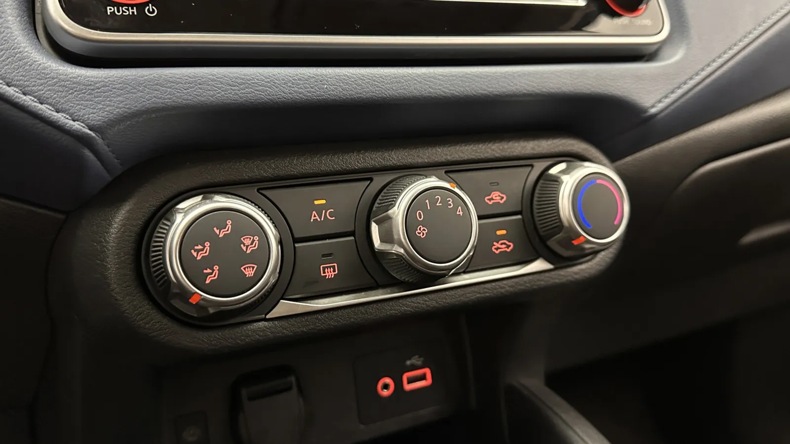 Nissan Versa photo 16