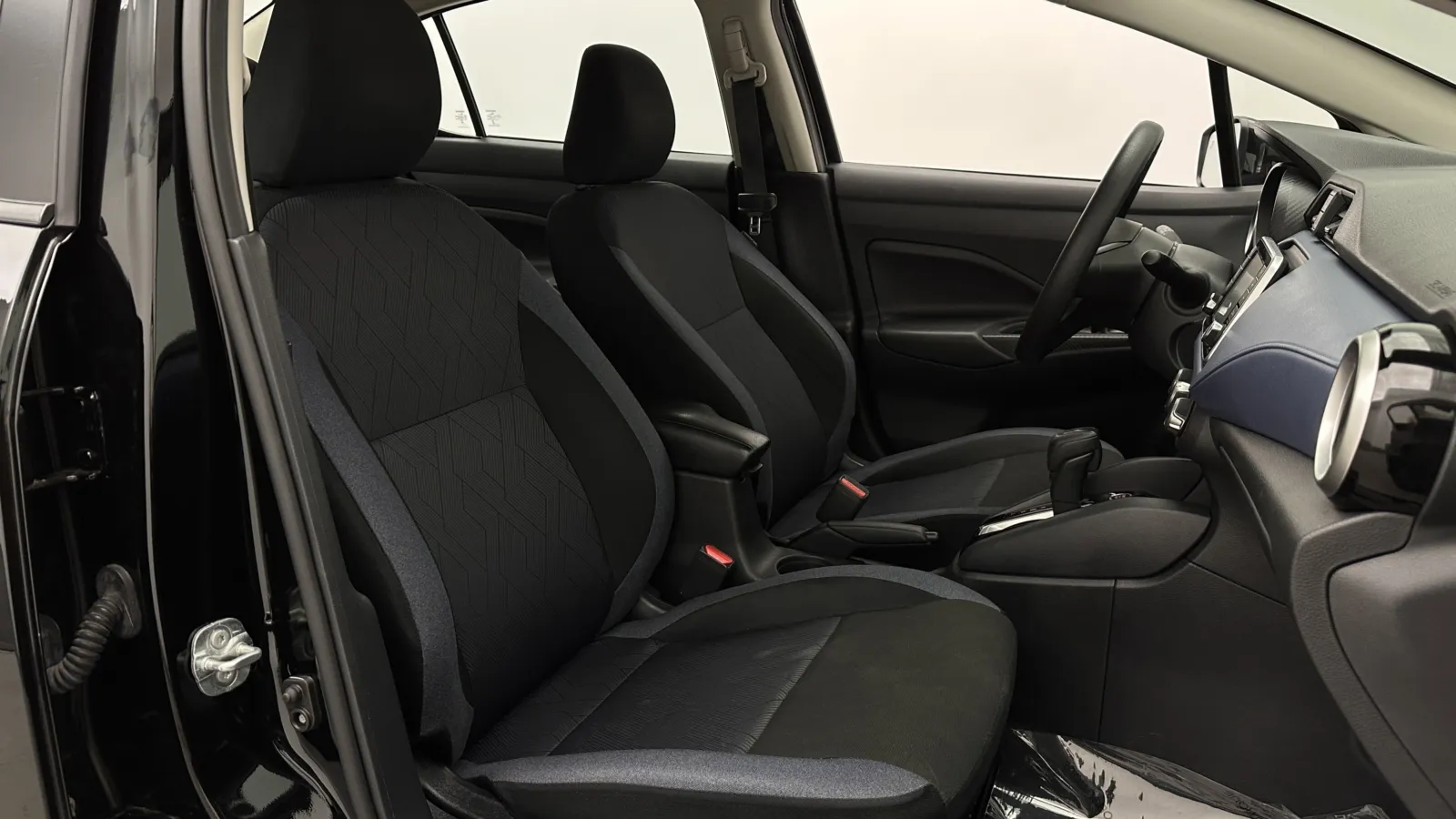 Nissan Versa photo 33