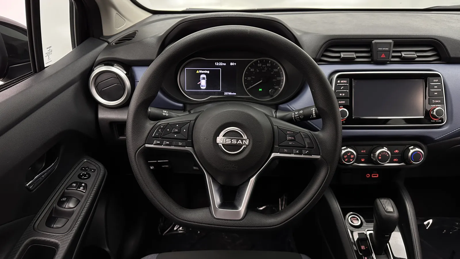 Nissan Versa photo 24