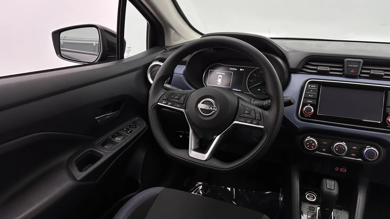 Nissan Versa photo 25