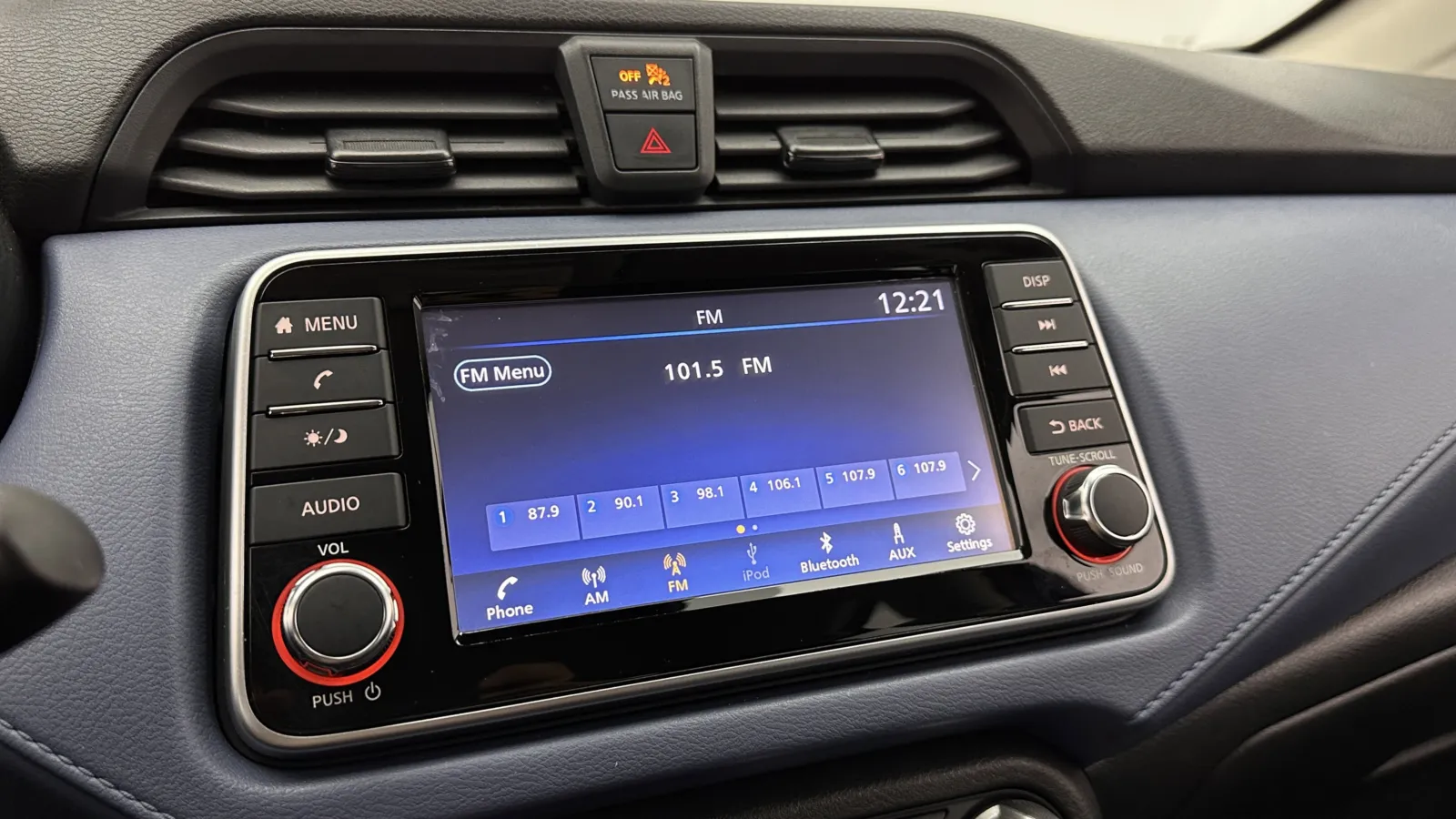 Nissan Versa photo 17