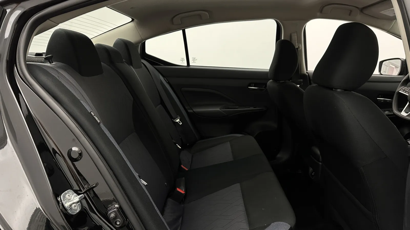 Nissan Versa photo 30