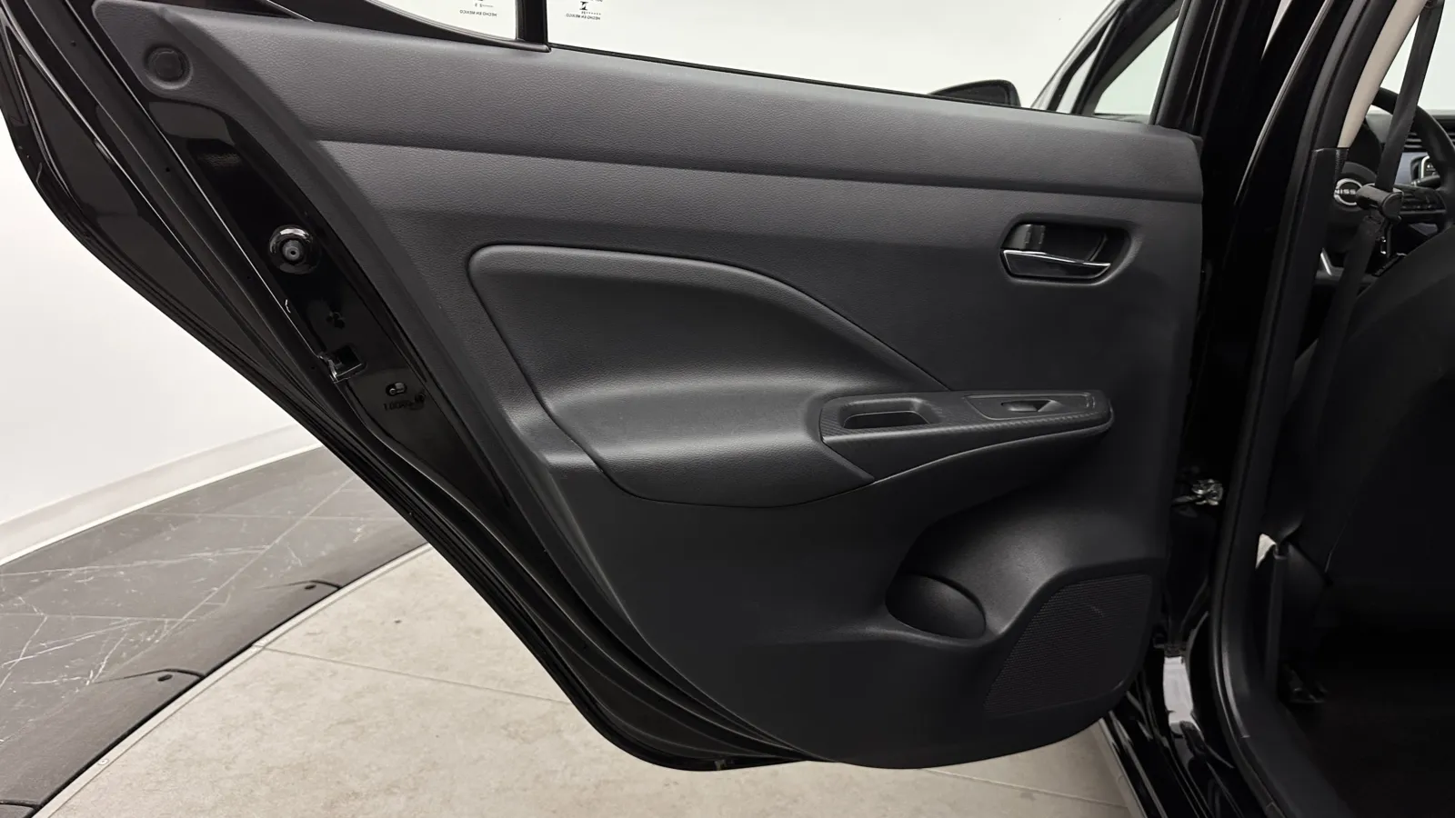 Nissan Versa photo 23