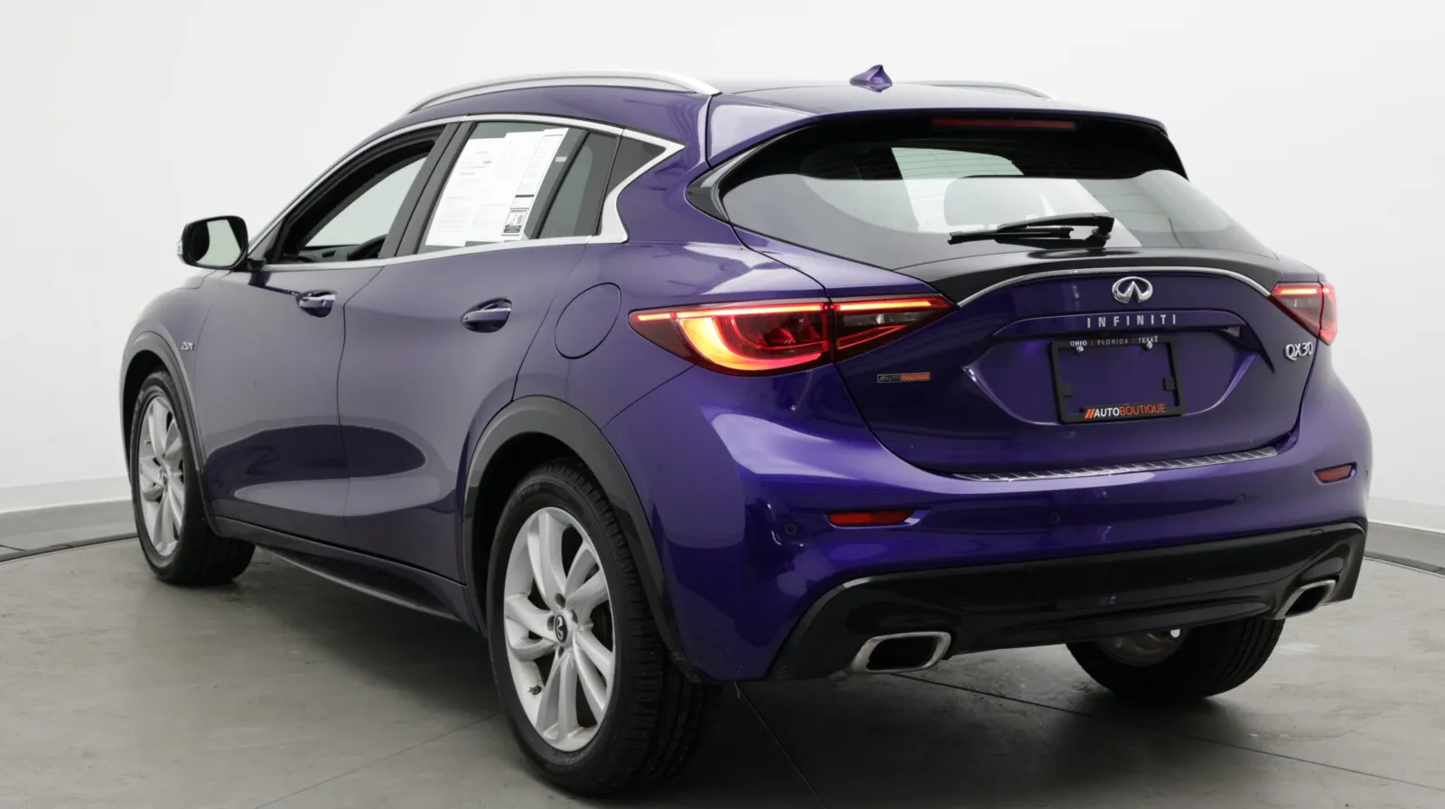 Infiniti QX30 photo 7