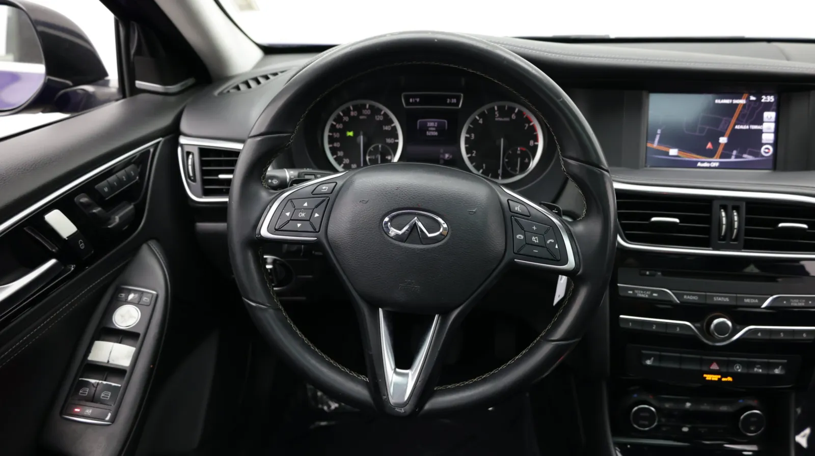 Infiniti QX30 photo 26