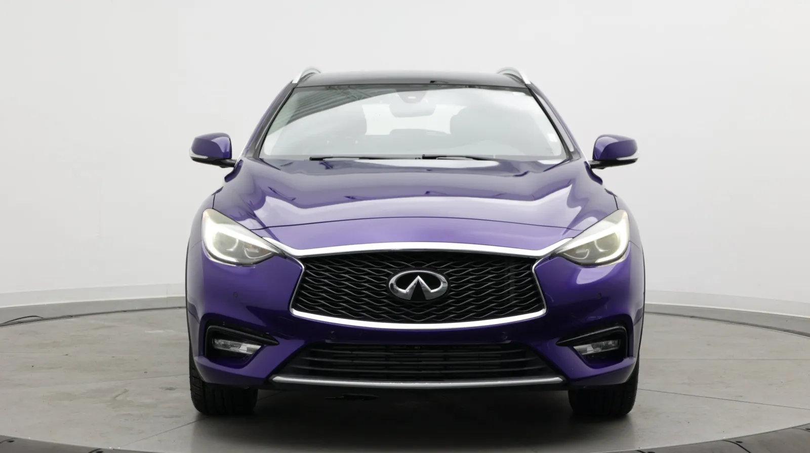 Infiniti QX30 photo 2