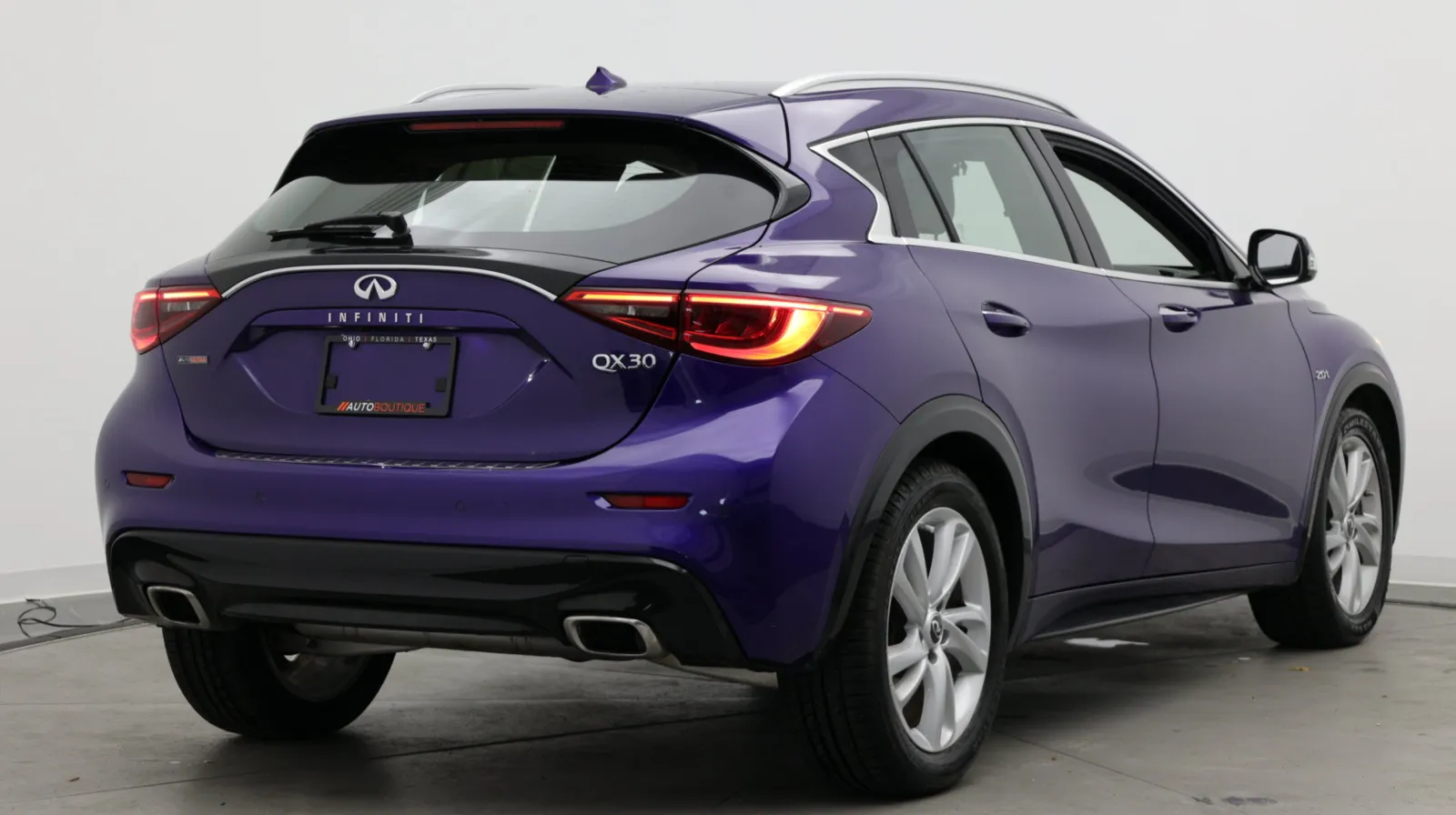 Infiniti QX30 photo 9