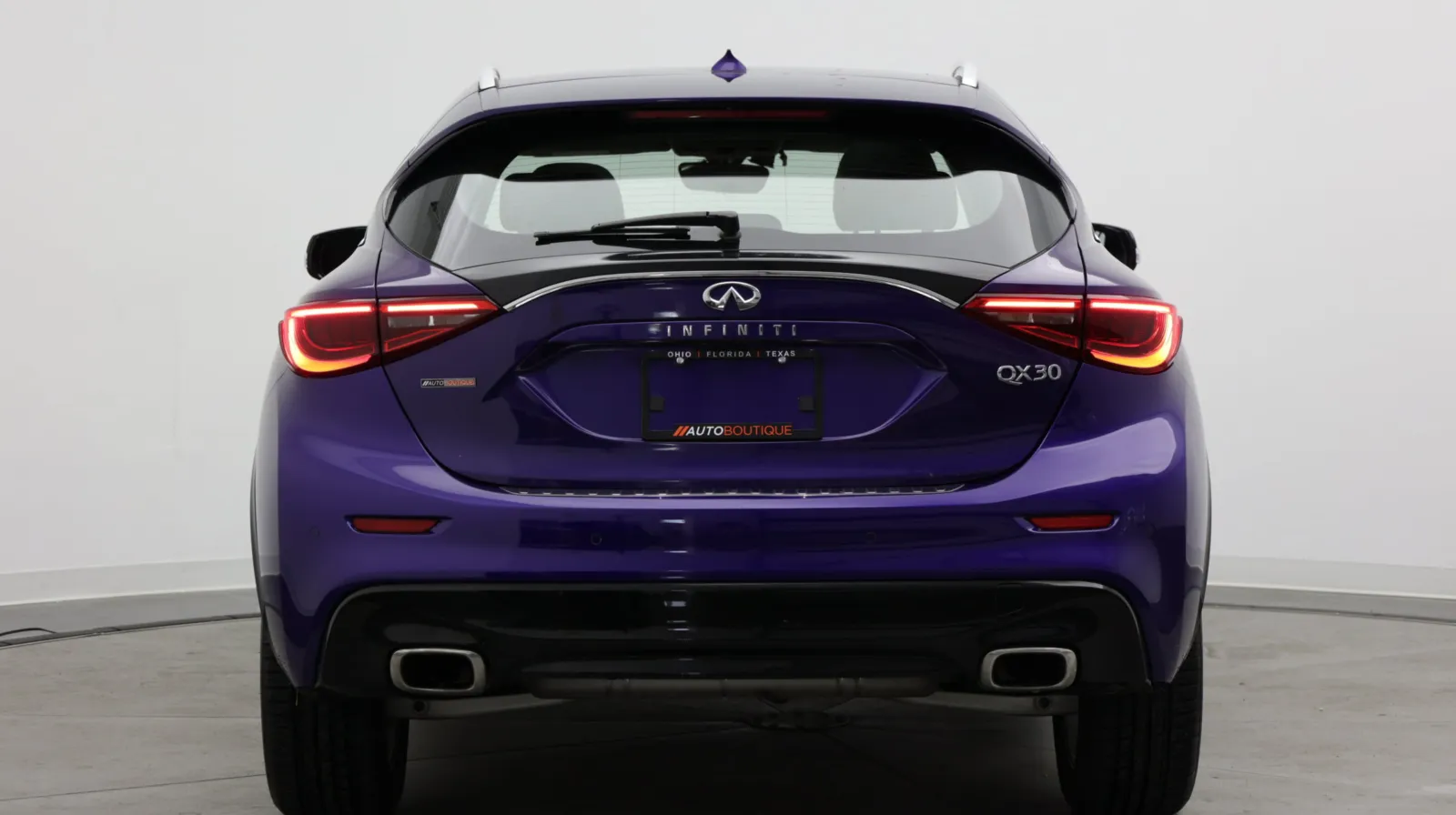 Infiniti QX30 photo 8