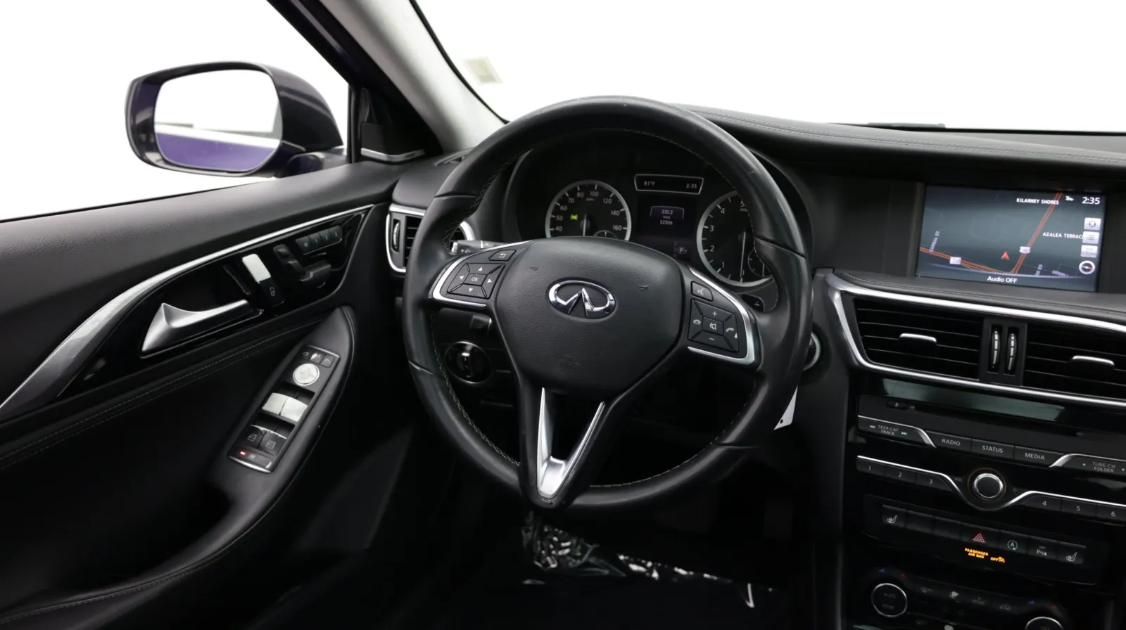 Infiniti QX30 photo 27
