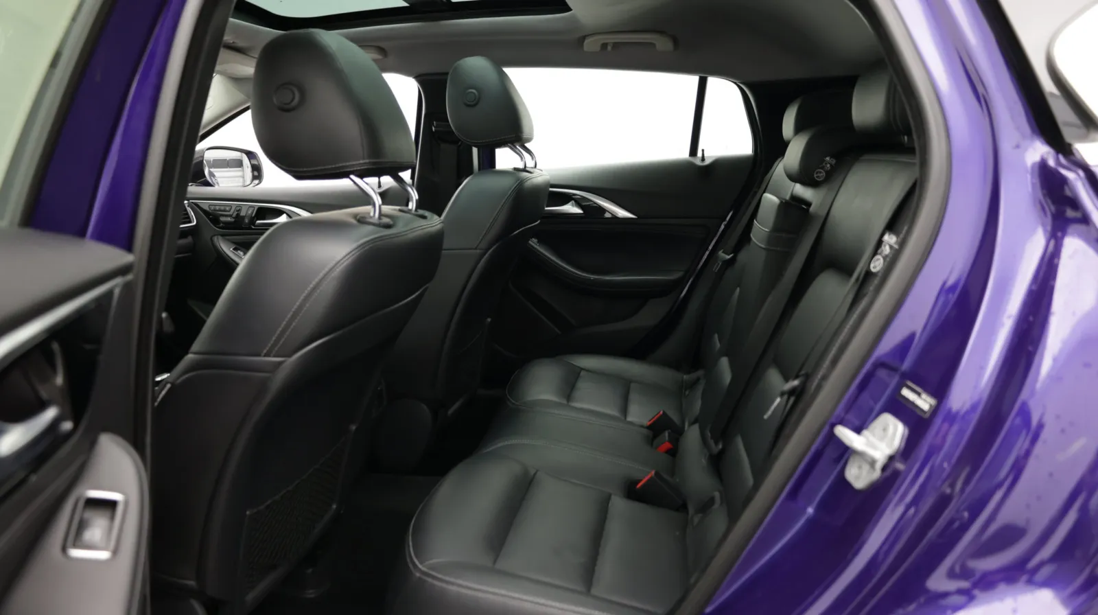 Infiniti QX30 photo 24