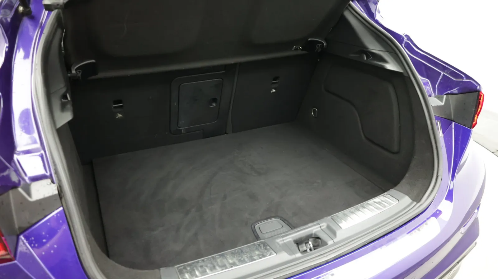 Infiniti QX30 photo 30