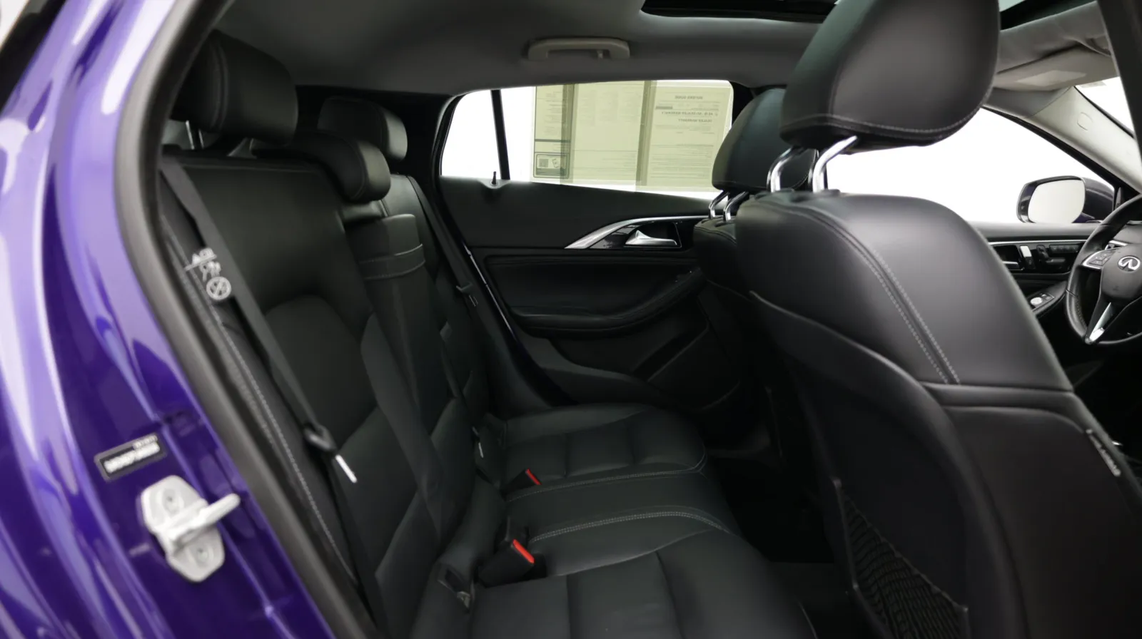 Infiniti QX30 photo 32