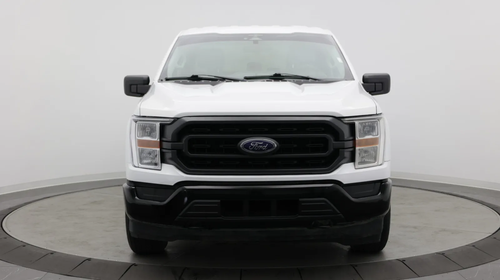 Ford F-150 photo 2
