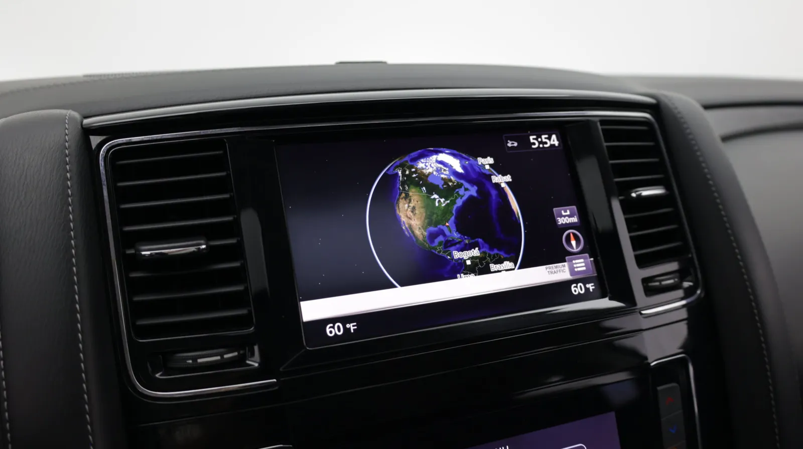 Infiniti QX80 photo 21