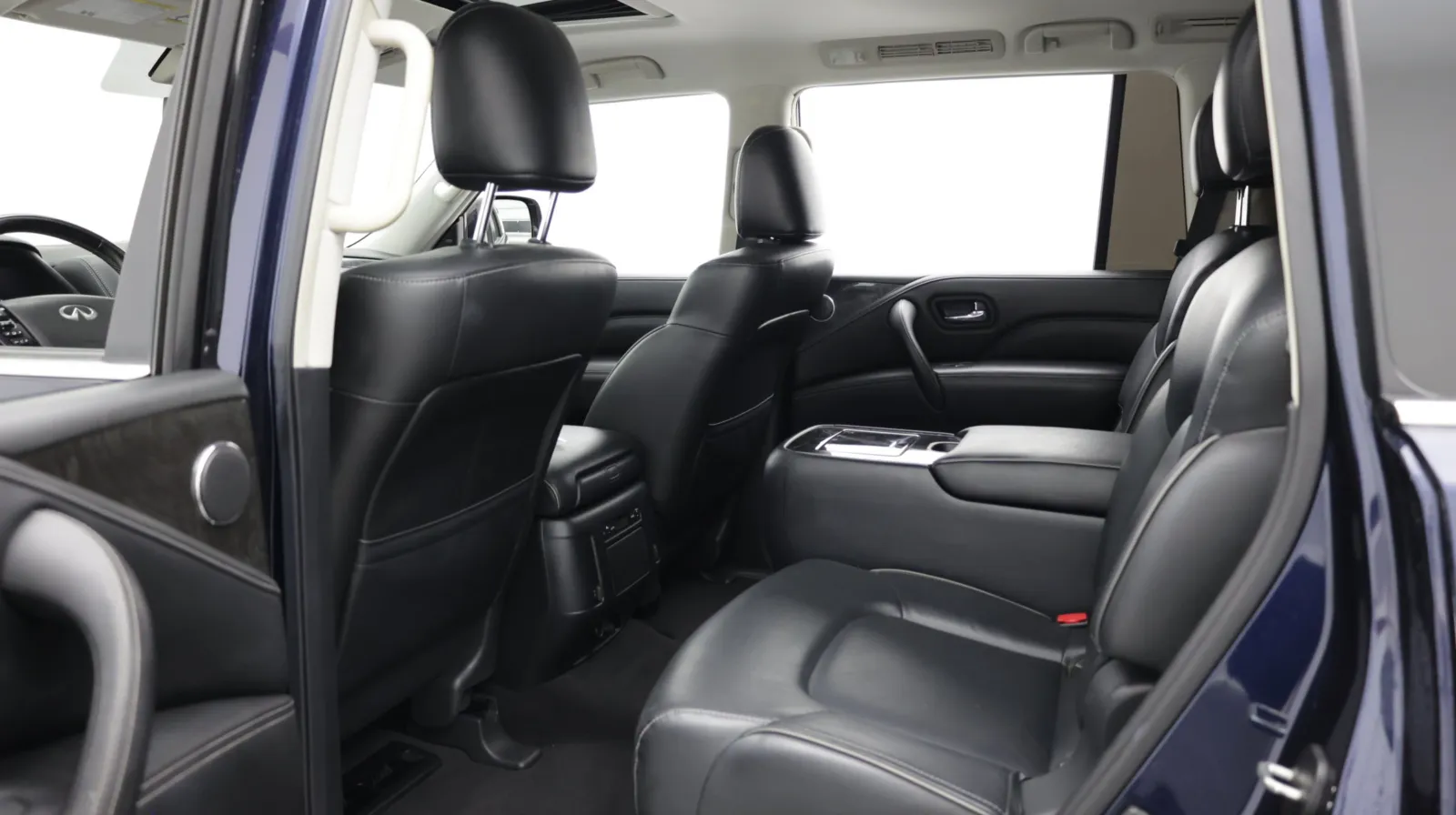 Infiniti QX80 photo 27