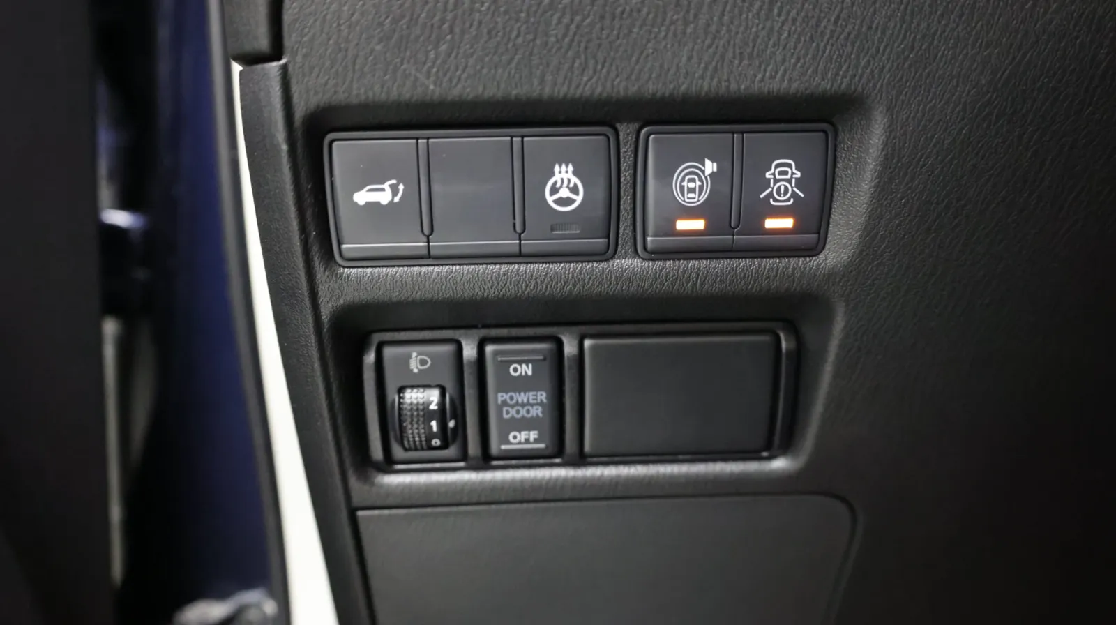Infiniti QX80 photo 25