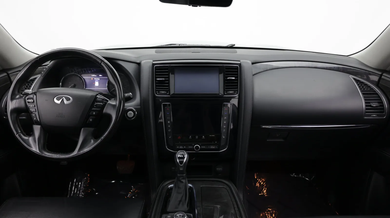 Infiniti QX80 photo 31