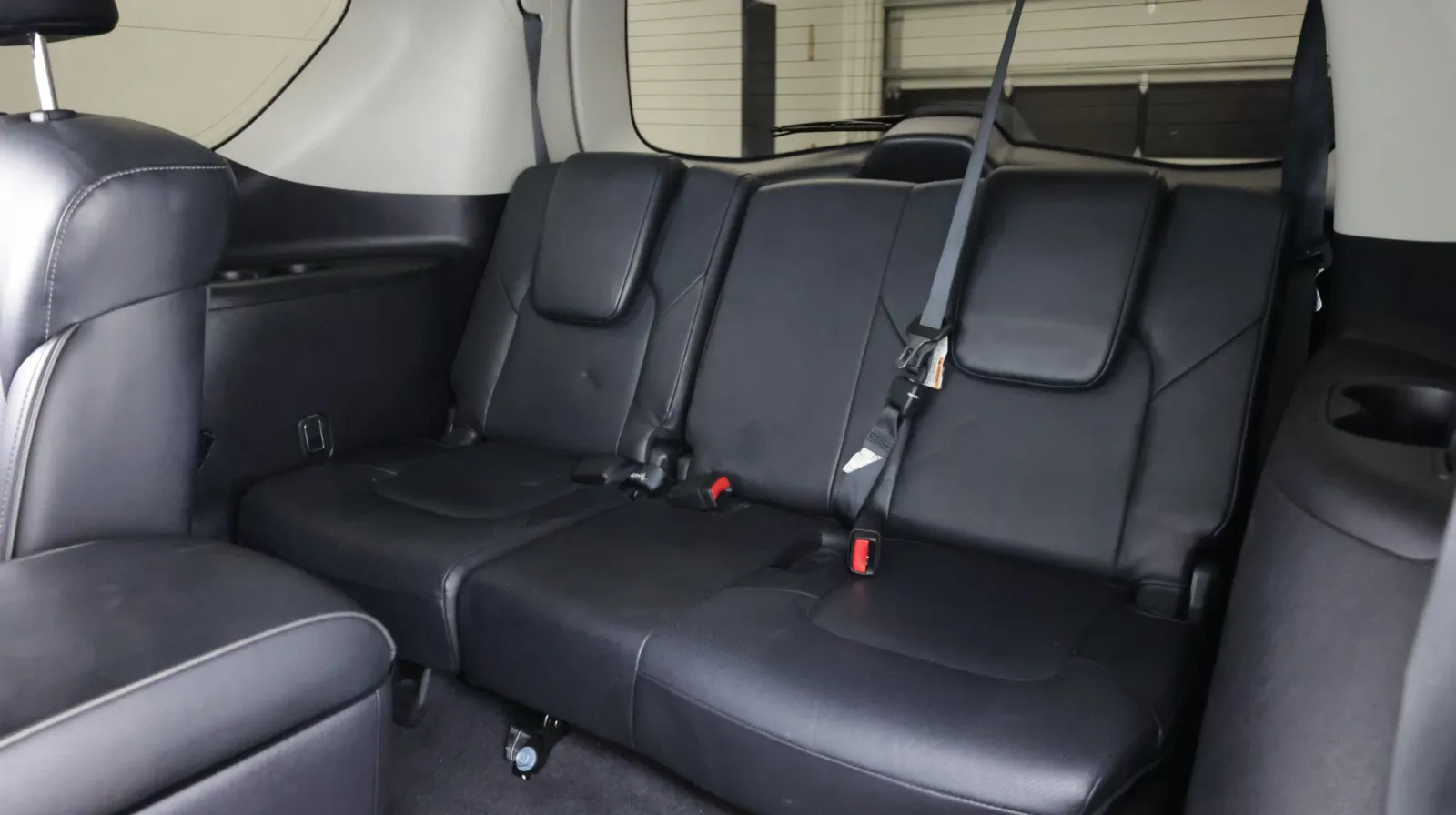 Infiniti QX80 photo 33