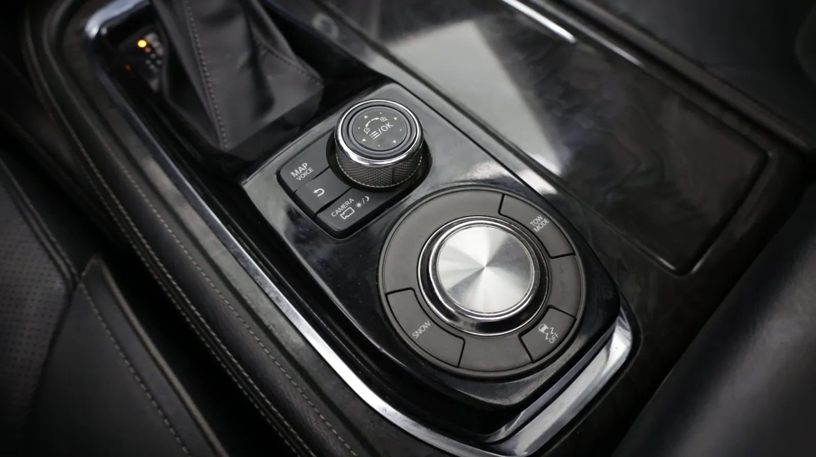 Infiniti QX80 photo 18