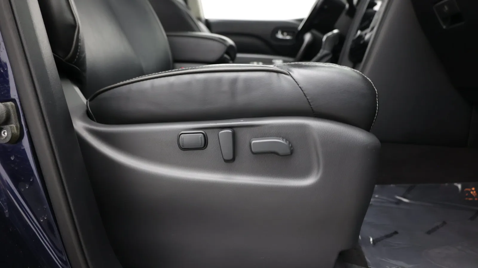 Infiniti QX80 photo 42