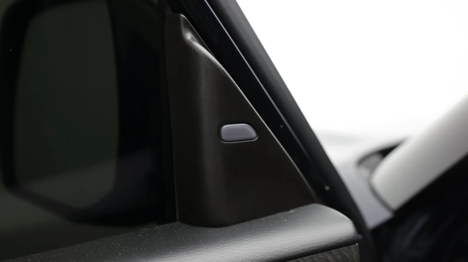 Infiniti QX80 photo 15