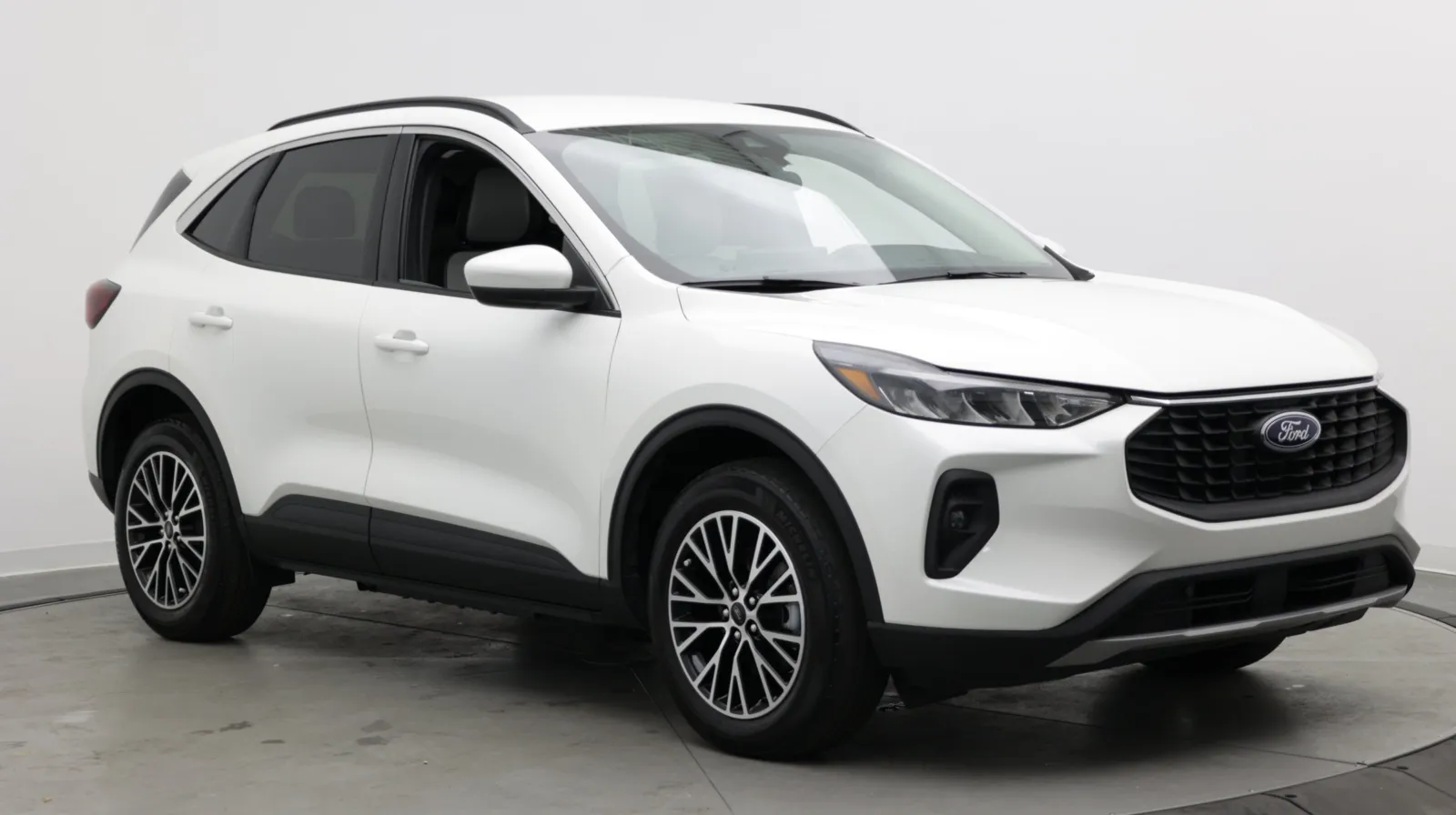 Ford Escape photo 3