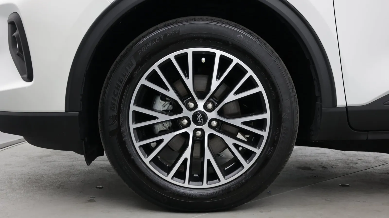 Ford Escape photo 10