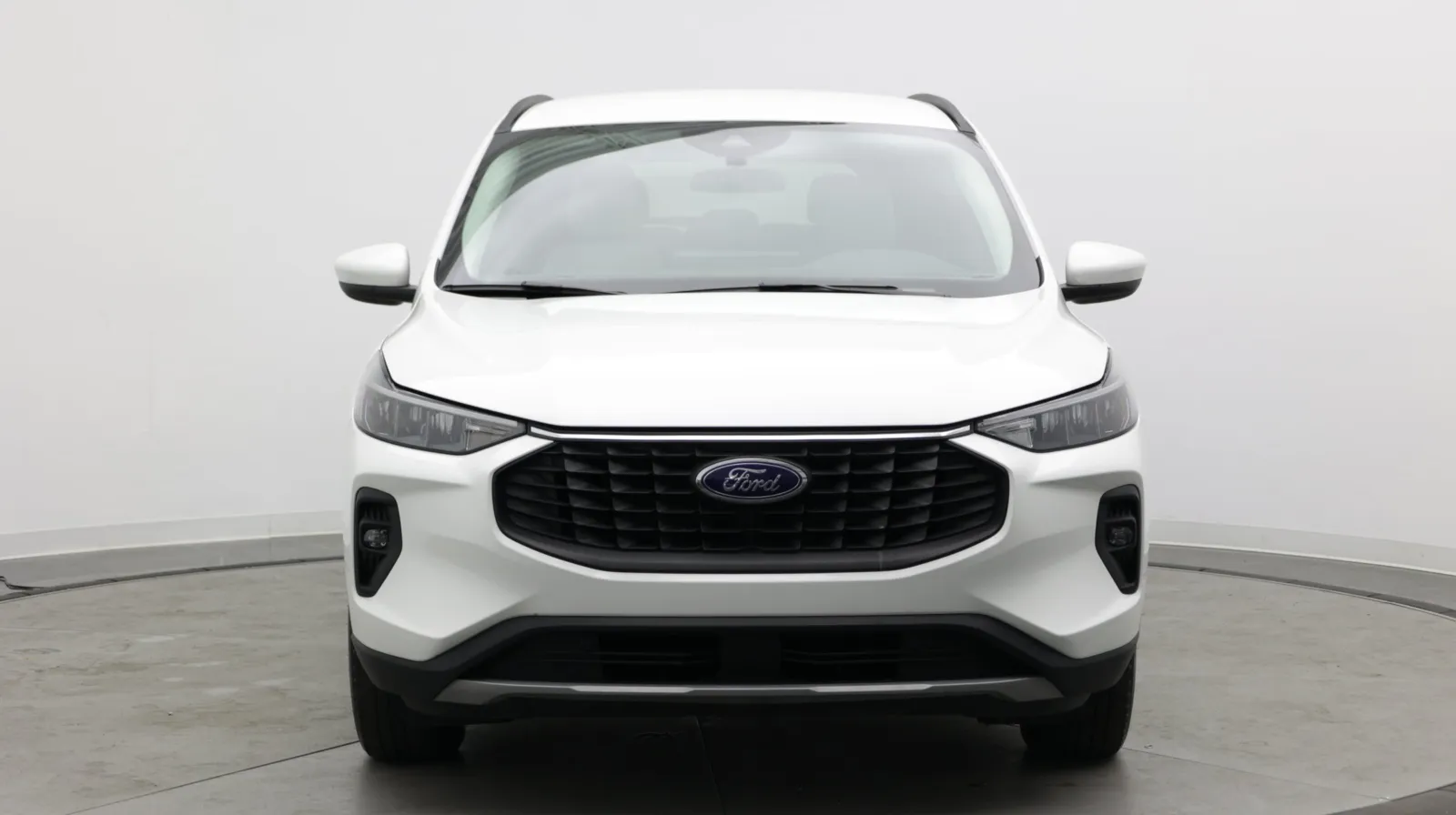 Ford Escape photo 2