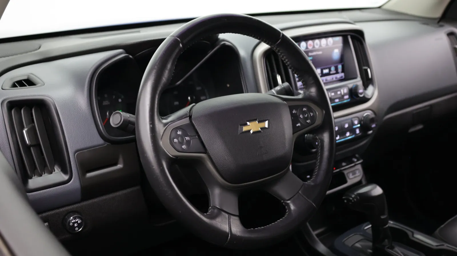 Chevrolet Colorado photo 11