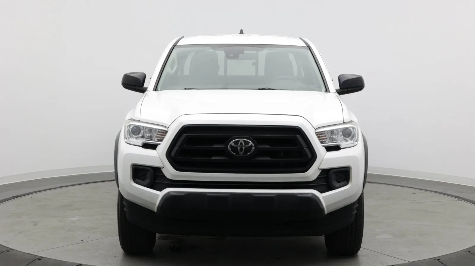 Toyota Tacoma photo 2