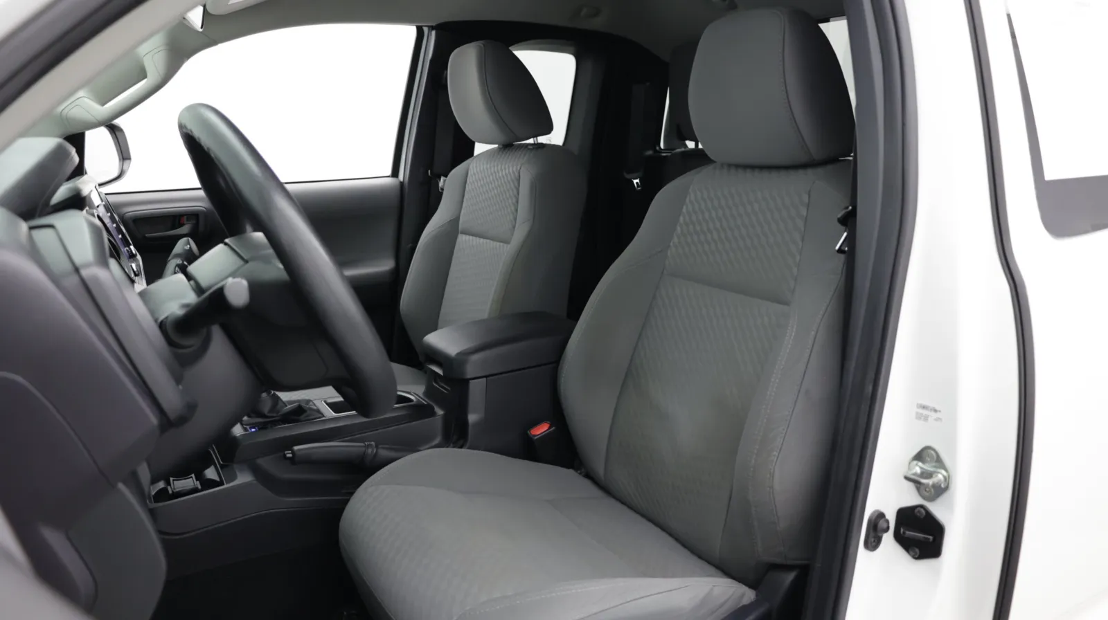 Toyota Tacoma photo 14